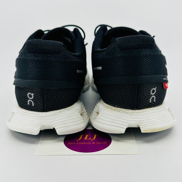 On Running Women's Cloud 5 Speed-Lacing Running Shoes Black/White Size 8.5 - Picture 6 of 13